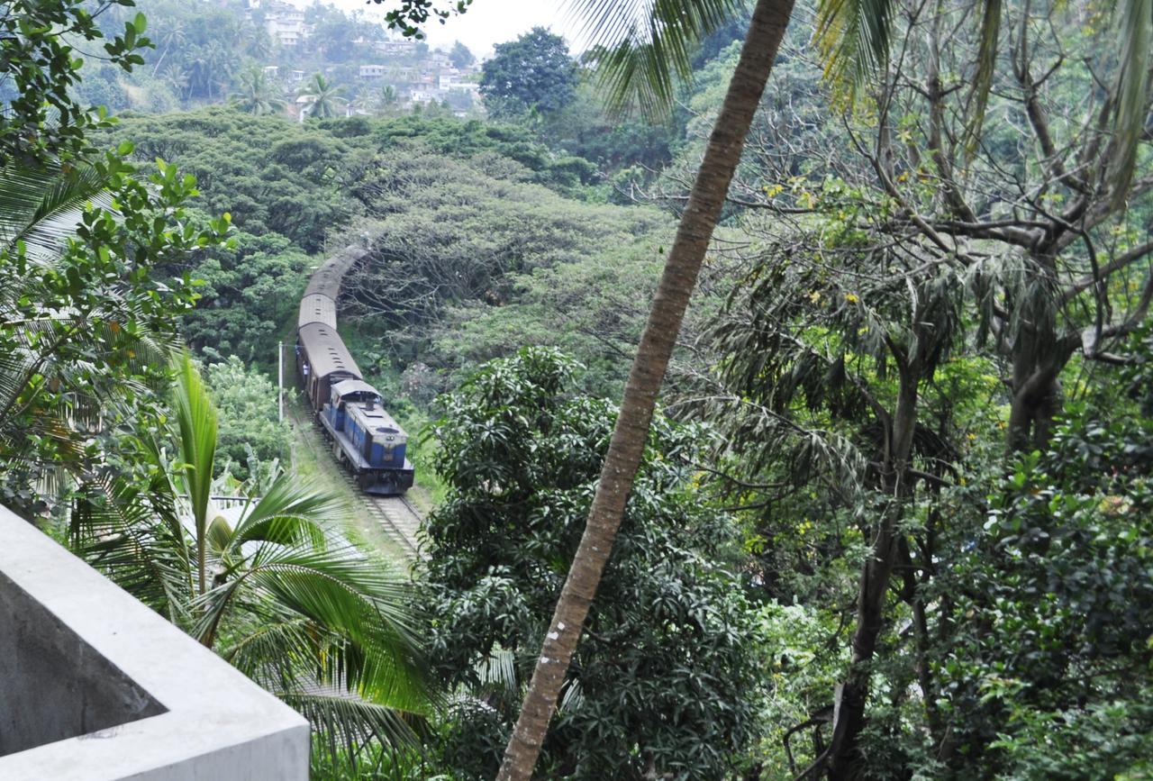 M&M Residence Kandy Dış mekan fotoğraf