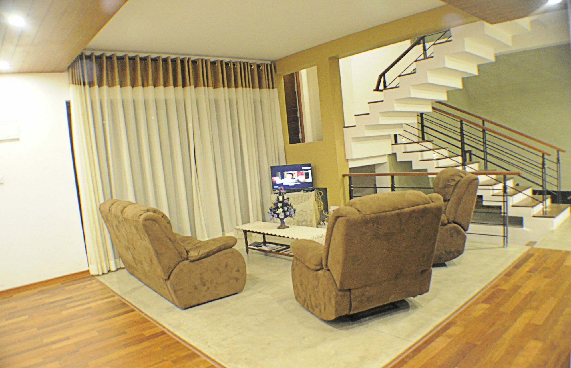 M&M Residence Kandy Dış mekan fotoğraf